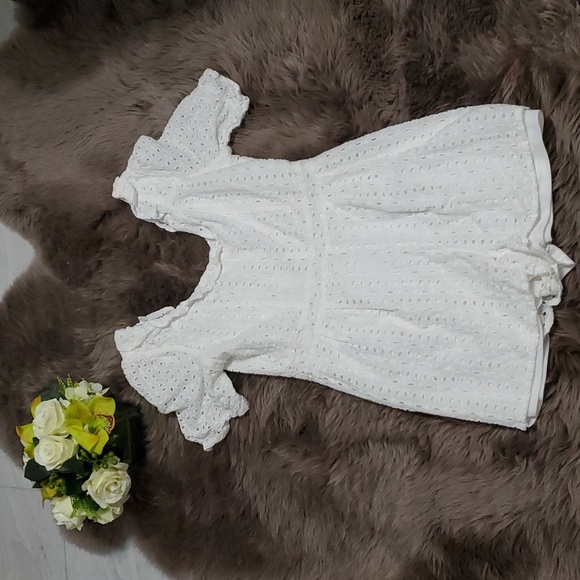 Cute White Eyelet Romper - Picture 4 of 9